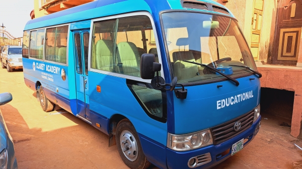 32 SEATER SCHOOL BUS